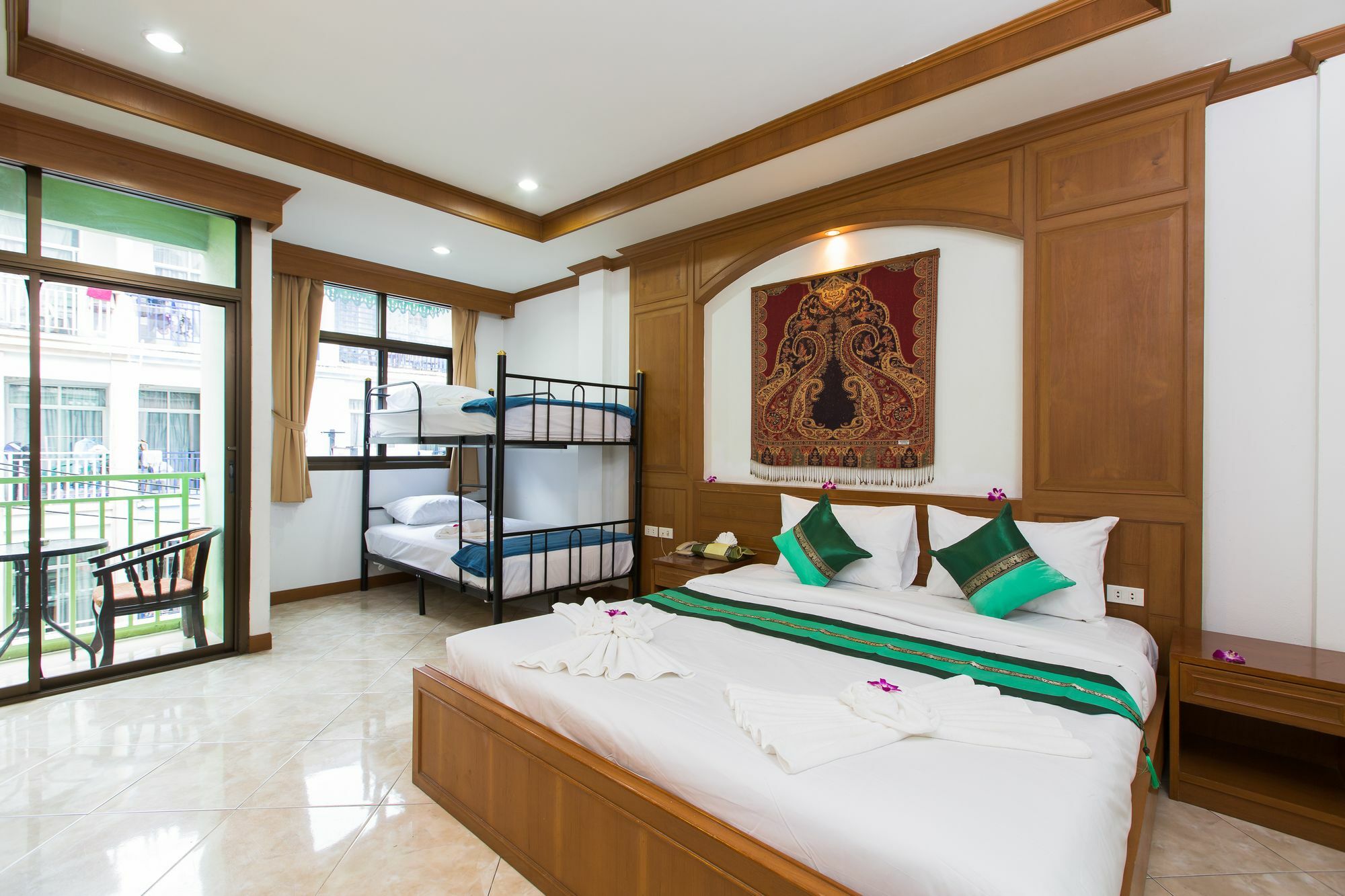 Magnific Patong Hotel Eksteriør billede